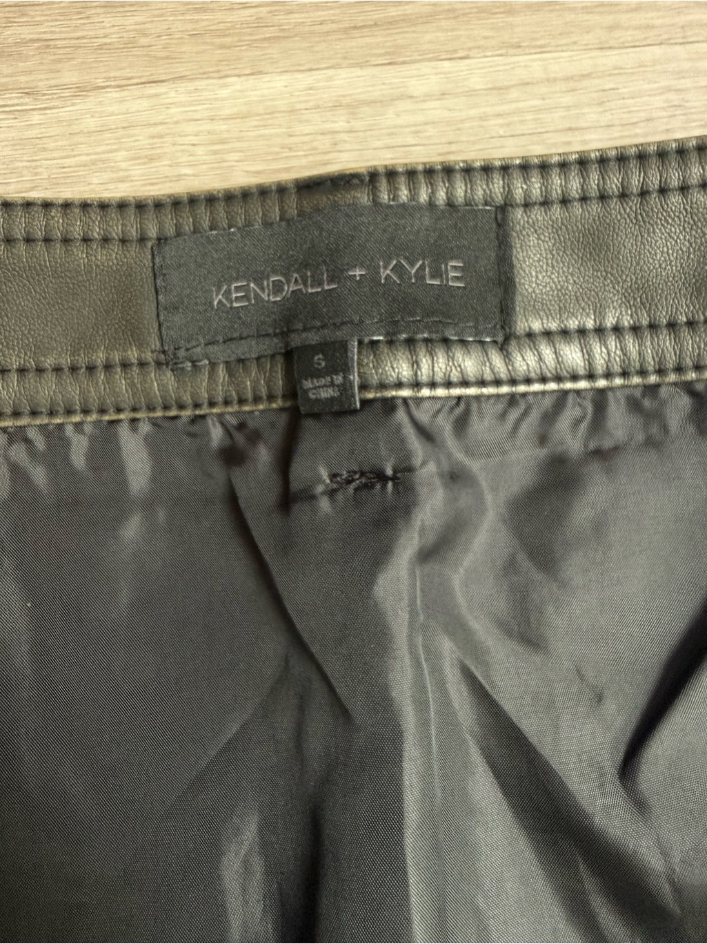 Kendall & Kylie Black Faux Leather Mini Skirt With Zipper Accents Size S — image 2 of 8